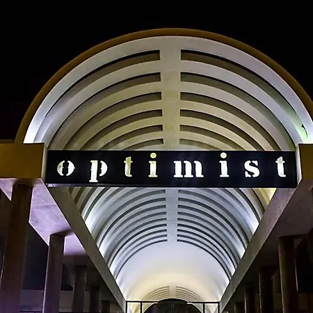 호텔 Optimist